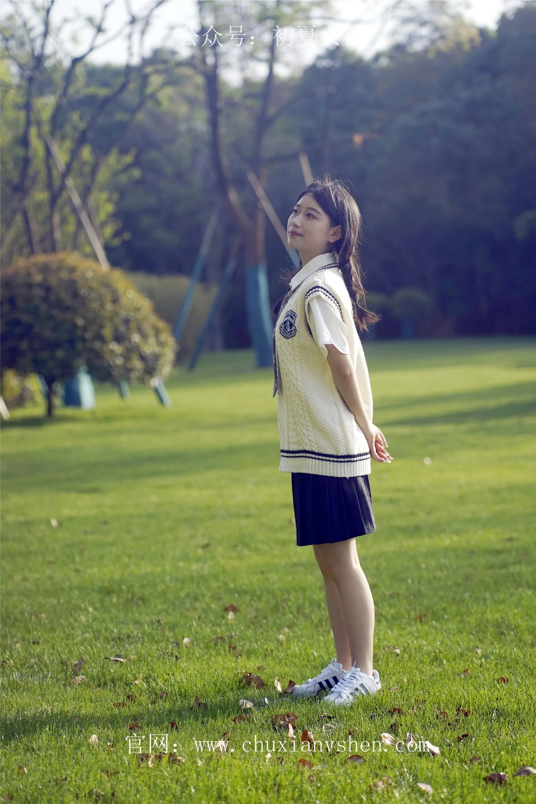 初夏女神 NO.061 念念 春秋JK套搭配三叶草贝壳头鞋 [115P]插图1